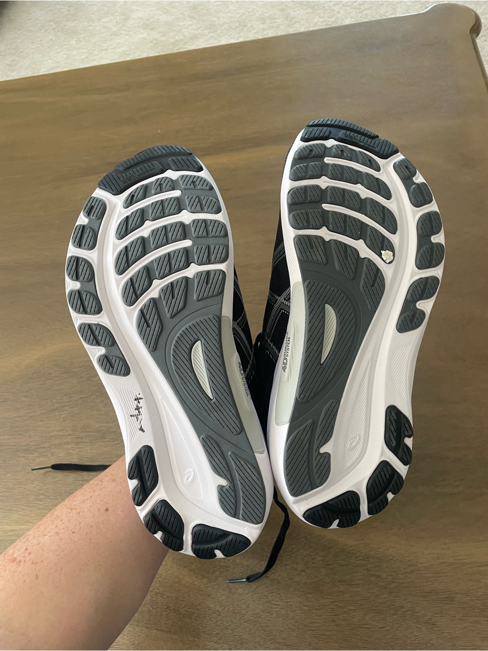 ASICS Women’s Gel Kayano 31 Black Running Shoes - Picture 3 of 5